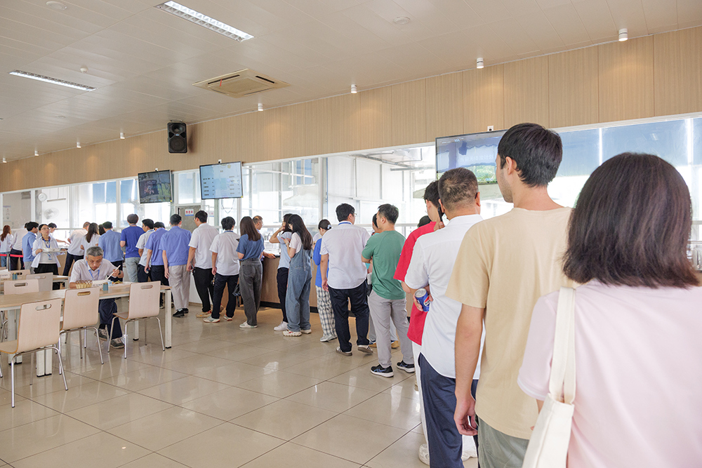 中膳金勺子团体配餐,满足大规模人群的营养需求.png