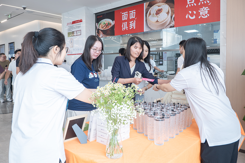 企业福利品定制,提升员工满意度与团队凝聚力的策略.png