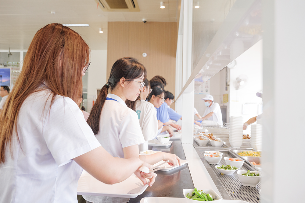 商务配餐:礼仪、营养与文化的融合.png